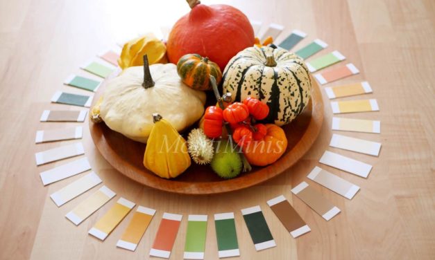 Herbst-Spielidee mit DIY-Montessori-Farbtäfelchen (inkl.Druckvorlage)